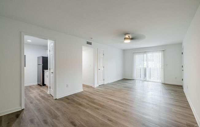 3 beds, 2 baths, 1,200 sqft, $1,995, Unit 2290-03