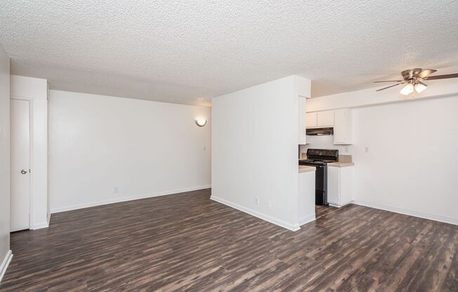 1 bed, 1 bath, 660 sqft, $1,490, Unit 9