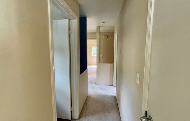 PET FRIENDLY 3 Bed/ 2.5 Bath Home with PV for LOW Electricity in Mililani!!