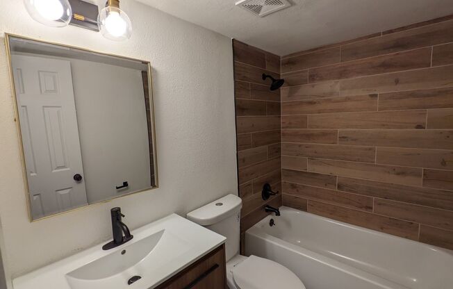 2 beds, 1.5 baths, 900 sqft, $1,250, Unit 25