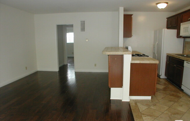 2 beds, 2 baths, 1,100 sqft, $2,650, Unit 3