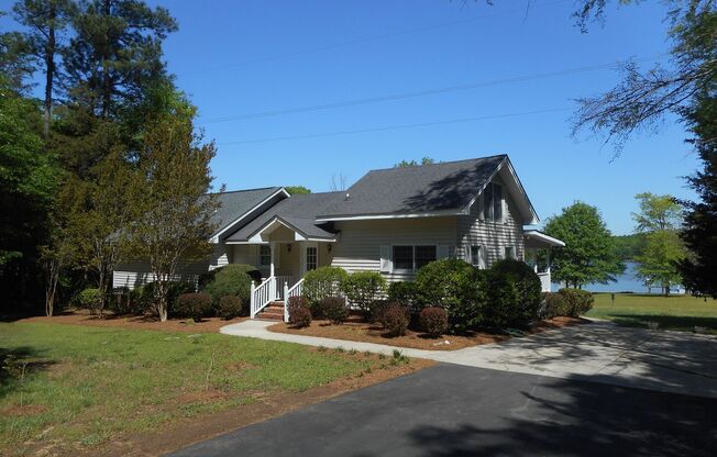 Lake Front 2-Bedroom Home on Beautiful Lake Wylie with a Dock and Boat Lift