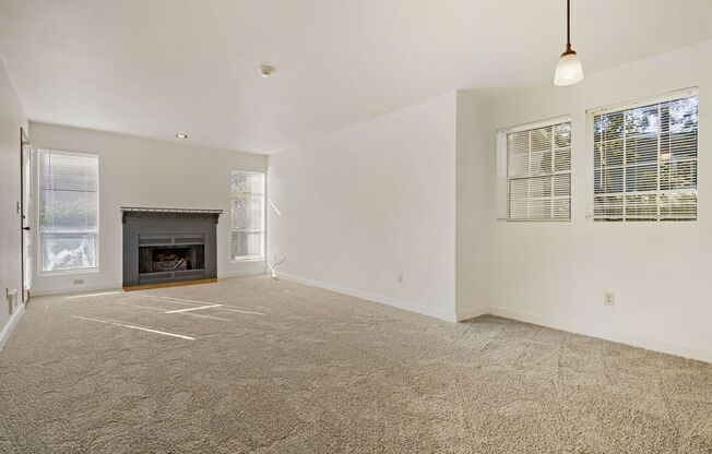 7020 Lynnwood