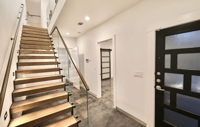 902 Montana St Unit 101