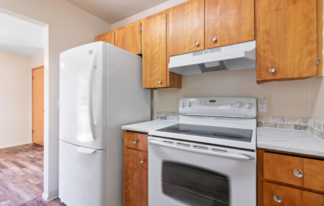 2 bed 1 bath Duplex unit in Milwaukie Hector Campbell Neighborhood