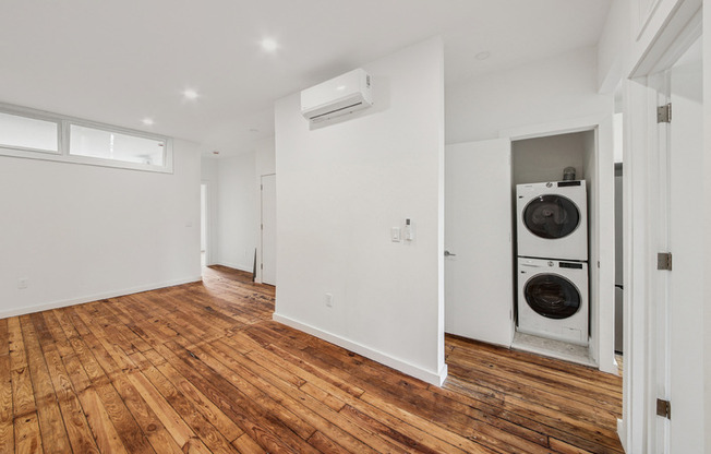 162 E 32 ST