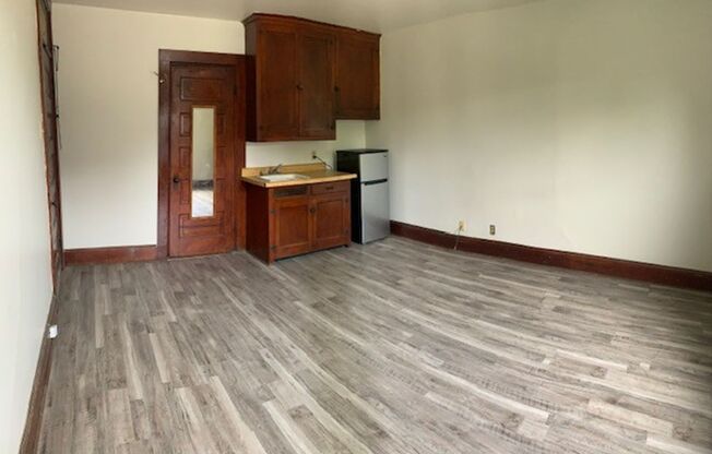 Studio, 1.5 baths, 272 sqft, $550