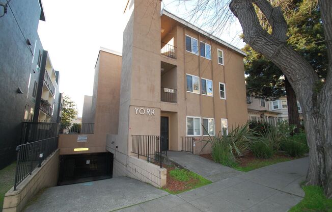 2514 College Avenue - Berkeley