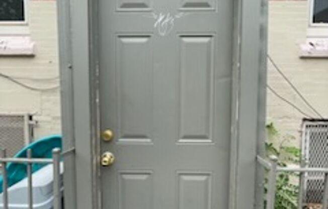 Studio, 1 bath, 300 sqft, $990, Unit 3412 Spring Partners LP-LLM ( Far East-PECO)