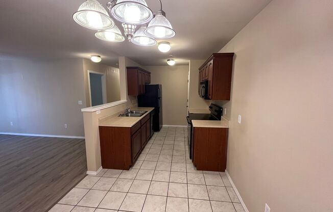 2 beds, 2 baths, $895