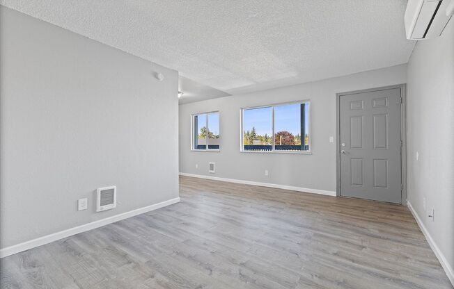 2 beds, 1 bath, 840 sqft, $1,350, Unit 691