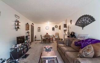 2 beds, 1 bath, $705, Unit 9