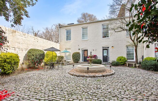 1 bed, 1 bath, 512 sqft, $1,250, Unit APT 303