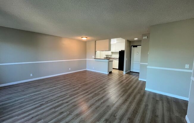 2 beds, 1 bath, 980 sqft, $2,400, Unit 055