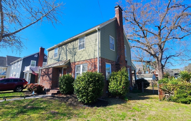300 RUSSELL ST