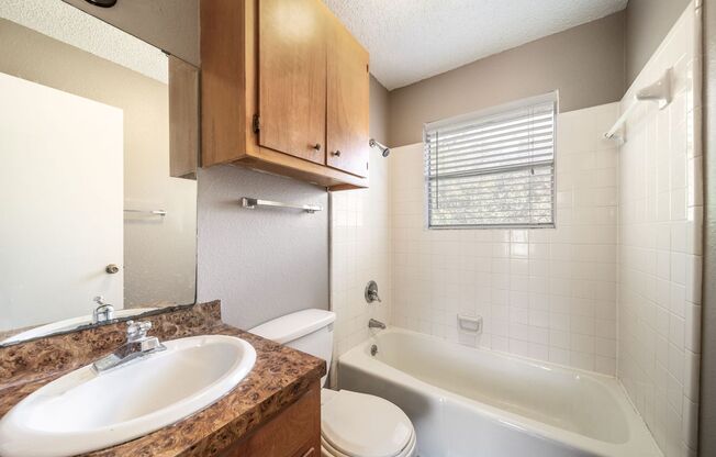 1 bed, 1 bath, $1,150, Unit UNIT F