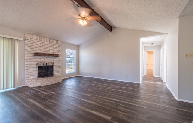 Updated 3 Bedroom, large backyard, walking distance to LISD School