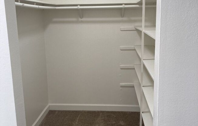 2 beds, 1 bath, 865 sqft, $2,500, Unit A-7