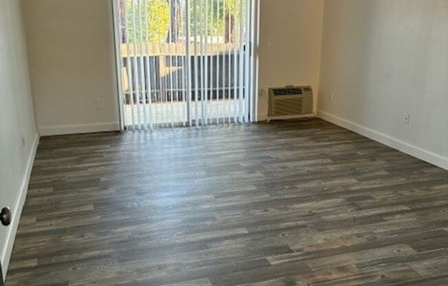 2 beds, 1.5 baths, 950 sqft, $2,045, Unit 52