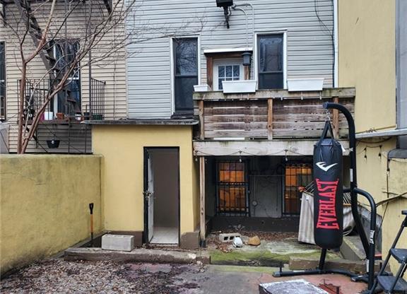 200 SPENCER ST