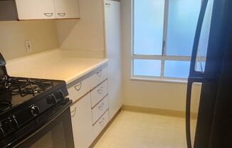 2 beds, 1 bath, $2,300, Unit # 507