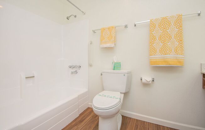 1 bed, 1 bath, 642 sqft, $1,895, Unit C05