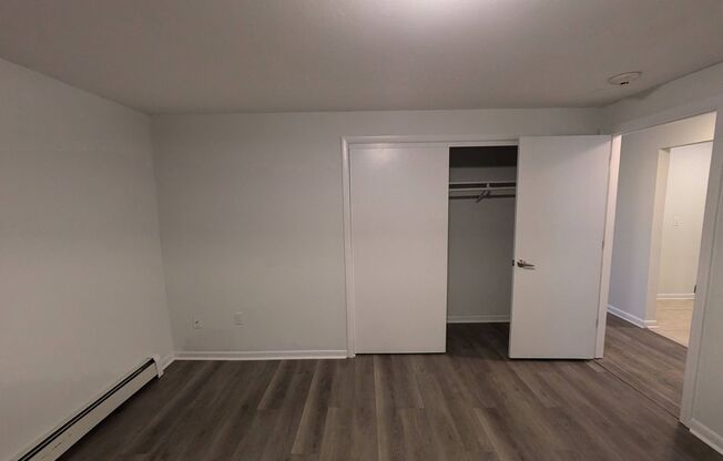 1 bed, 1 bath, 900 sqft, $1,650, Unit B04