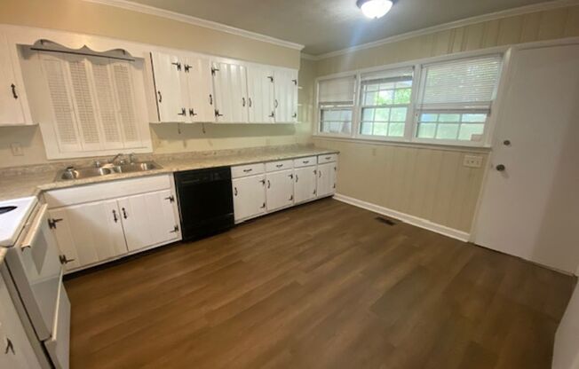3227 Cliffdale ~ Murray Hill
