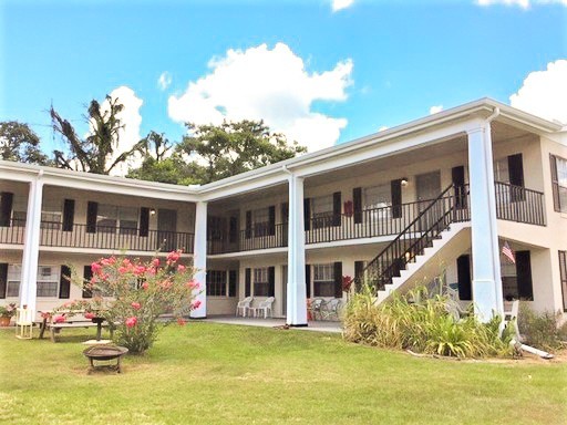 Carriage House Apts