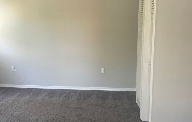 1 bed, 1 bath, 700 sqft, $1,250