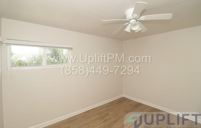 University Ave (7376-92)