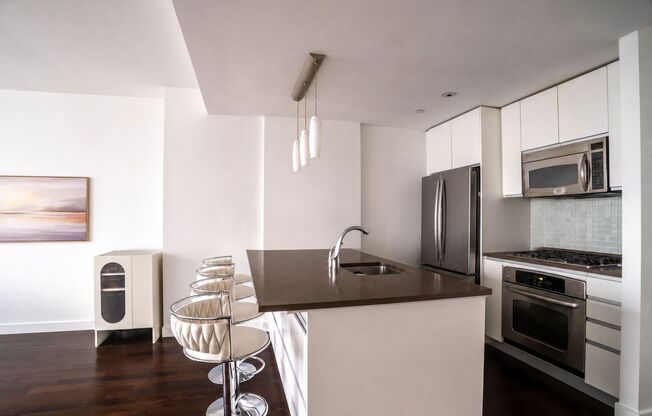 1 bed, 1 bath, 706 sqft, $4,795, Unit 22G