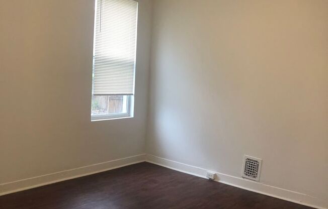 3 Bedroom 1.5 Bathroom In Baltimore City