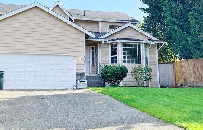 Bright and airy 4 bed!