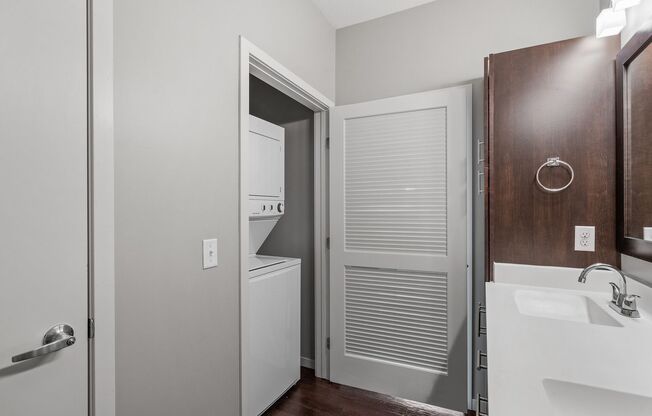 1 bed, 1 bath, 752 sqft, $1,928, Unit 621