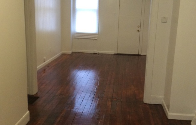 West End of Town! Close to transportation, parks, and many amenities!