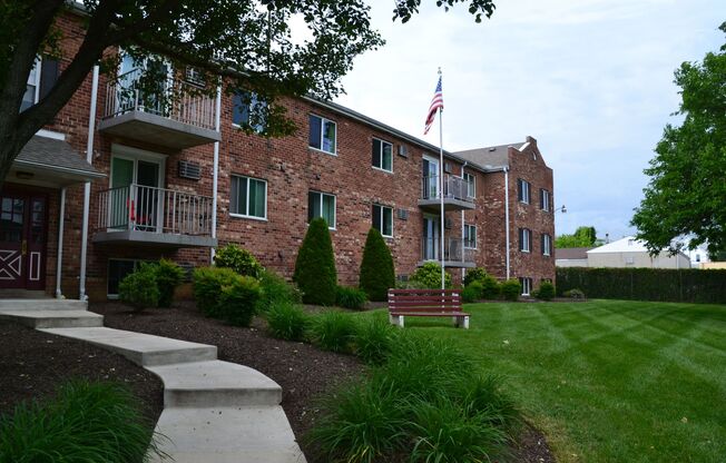 Lafayette Court Apartments