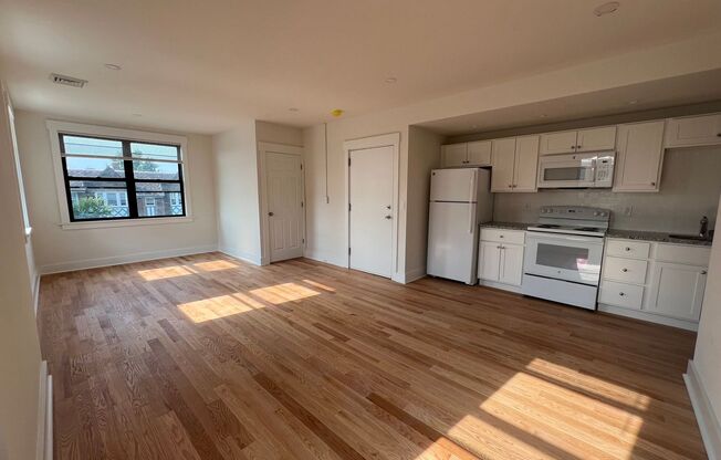 2 beds, 1 bath, 750 sqft, $2,099, Unit 5637 Hobart St. #34