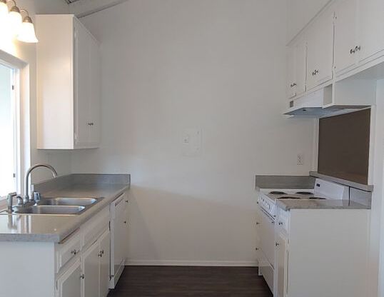 2 beds, 1 bath, 916 sqft, $2,475, Unit 120