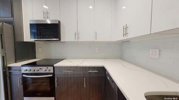 2 beds, 2 baths, $3,500, Unit 7D