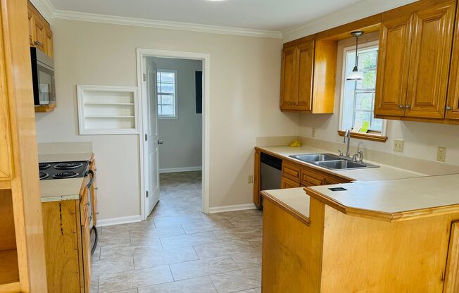 Remodeled 3BR/2BA near Guilbeau/W. Congress