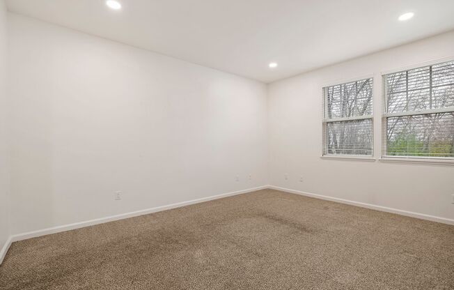 3 beds, 2 baths, 1,272 sqft, $2,125, Unit 231