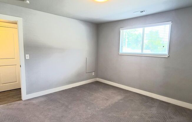 1 bed, 1 bath, 560 sqft, $1,195, Unit 10