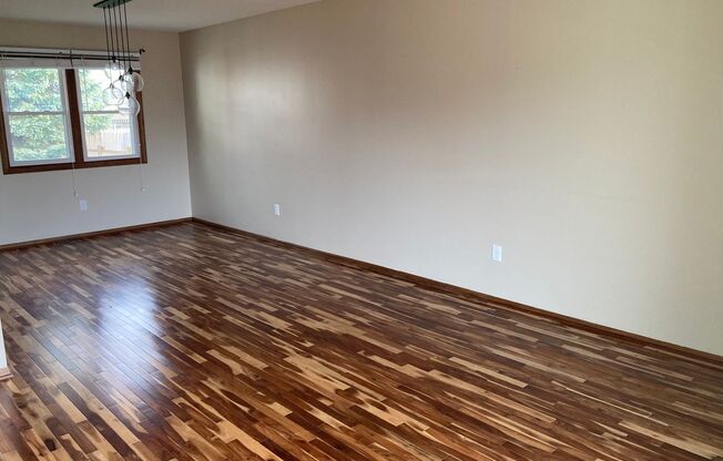 Spacious 3 Bedroom 2.5 Bath Home- Located in Ankeny