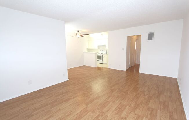 Studio, 1 bath, 450 sqft, $1,550, Unit 22