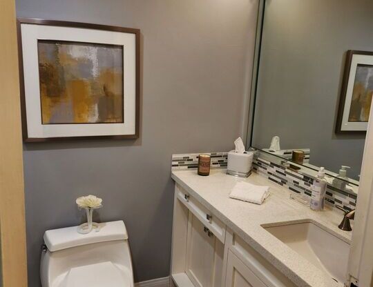 Studio, 1 bath, 450 sqft, $2,200, Unit 101