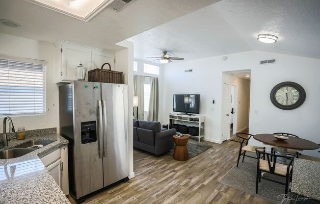 2 beds, 1 bath, $1,250, Unit Unit 175