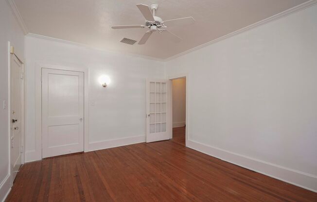 204 E Markham Ave Apt 4 - One Month Rent Free!!