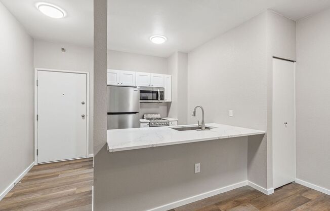 Studio, 1 bath, 360 sqft, $1,330, Unit 305