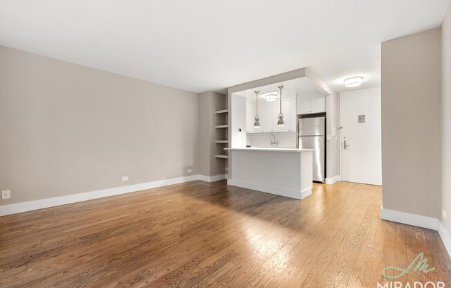 2 beds, 1 bath, $5,900, Unit 30P